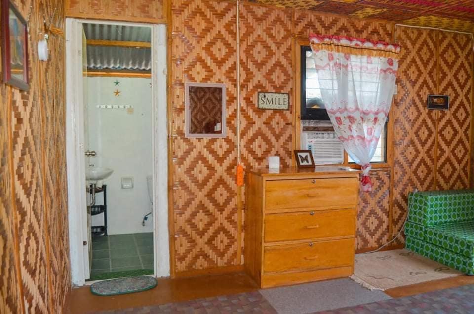 Хостел Titanic'S Nipa Hut Моалбоал Экстерьер фото